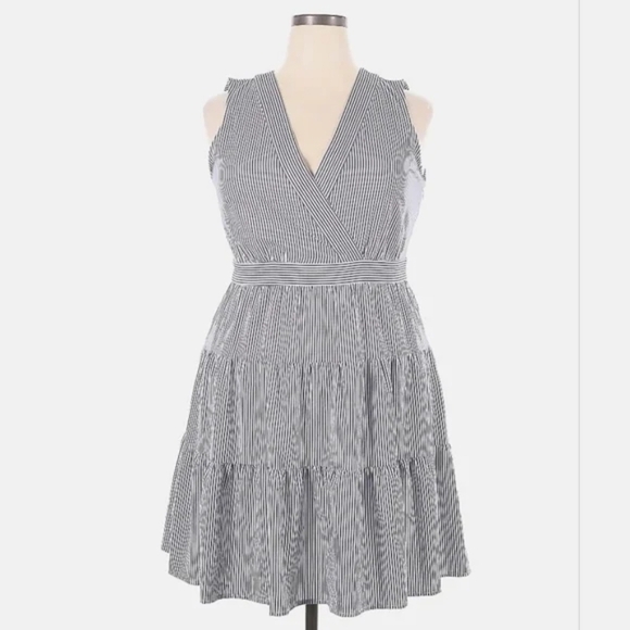 Tommy Hilfiger Textured Stripe Tiered Fit & Flare Dress – Size 14 – NWT - Picture 6 of 6